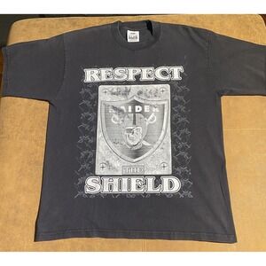 Raiders Vintage NFL Raider Respect Lg T-Shirt Black Short‎ Sleeve with Skulls